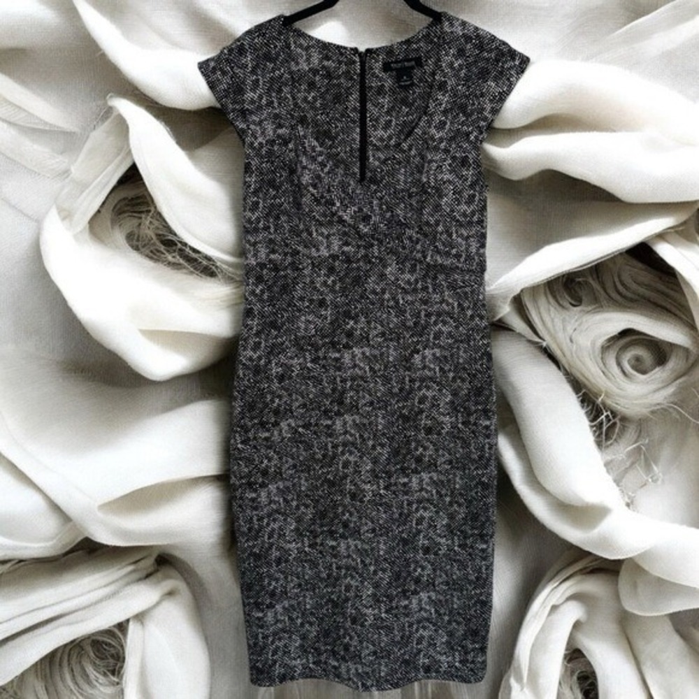 WHBM Black & White Micro Polka Dot V-Neck Midi Pencil Dress Career Church Size 8